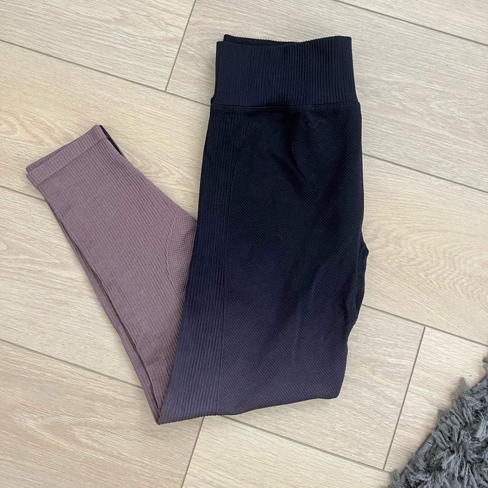 Victoria’s Secret PINK Active Ribbed Ombre Leggings